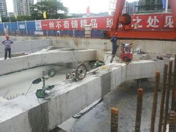 地铁支撑梁切割